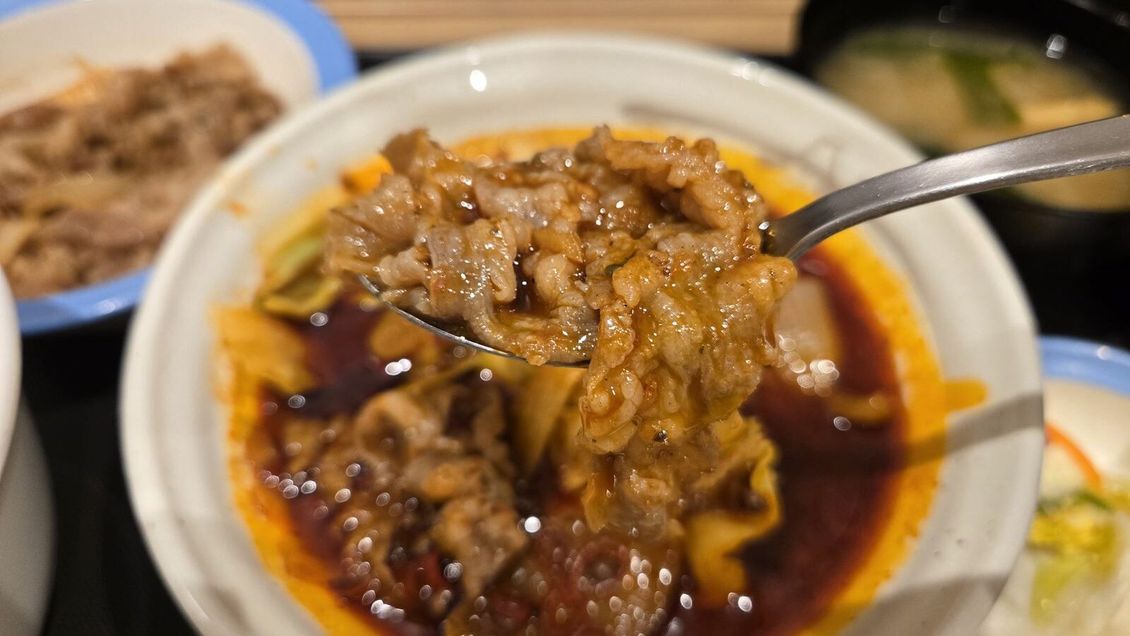 牛肉はたぶん牛丼などで使われているもの