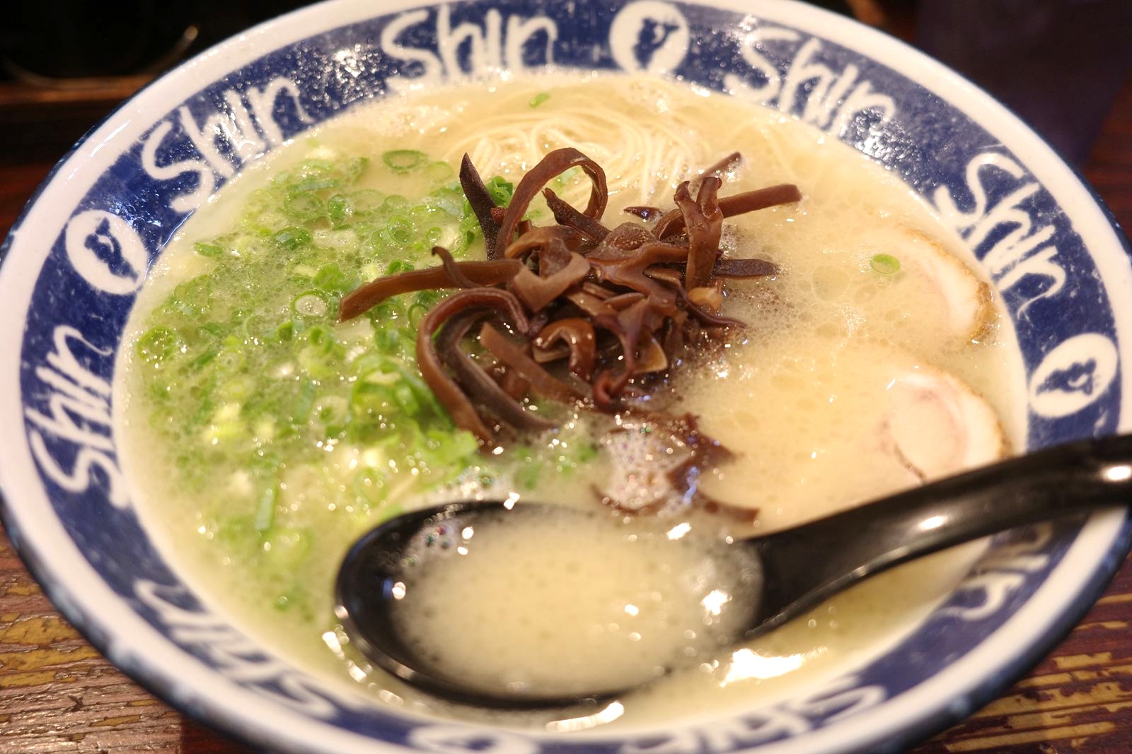 博多らーめん Shin Shin