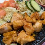 【東京・向島】昭和の香り漂う商店街のカフェ「Abroad」で食べたチキンの照り焼きランチがうまかった